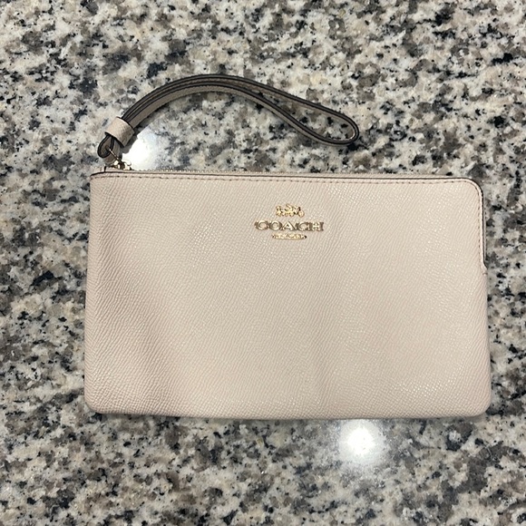 Coach wristlet - Picture 1 of 3